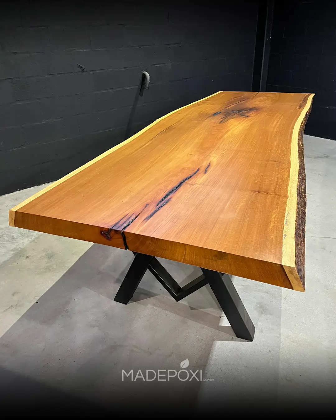 MESA PRANCHA DE GARAPEIRA PÉ A