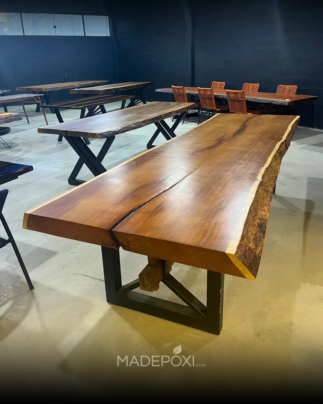 MESA PRANCHA GARAPEIRA CANALETADA