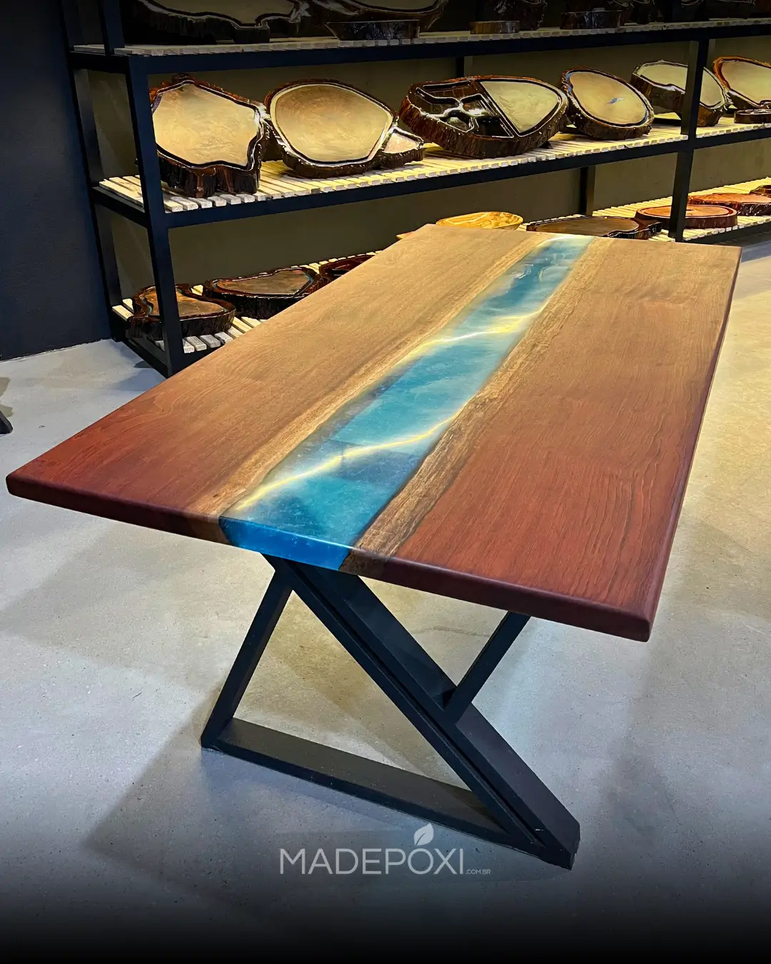 MESA RIVER TABLE AZUL COM MARROM
